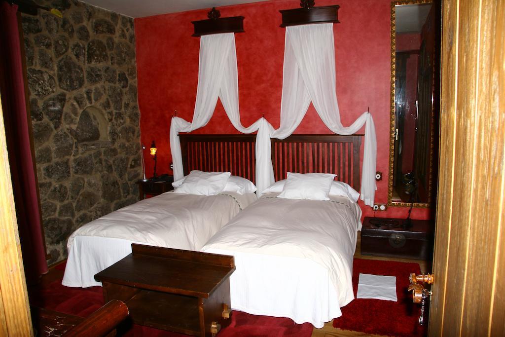 Hotel Rural Pena Del Alba Arroyomolinos de la Vera المظهر الخارجي الصورة